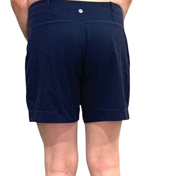 Relaxed fit Lululemon navy blue shorts, soft pink lining - Picture 2 of 8